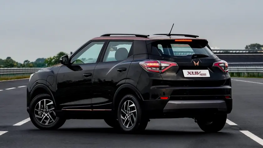 Mahindra XUV400 EV रेंज और टॉप स्पीड All electric Mahindra XUV400 reveale 1 Mahindra XUV400 EV Price, Range, & Full Specs